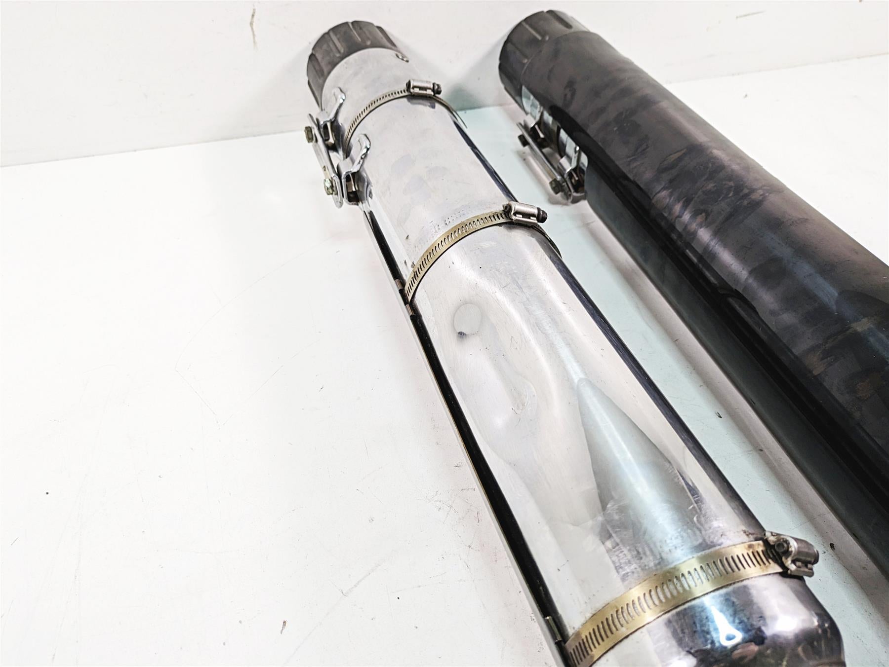 2018 Harley Touring FLHXSE CVO Street Glide Exhaust Pipe Muffler Set 64900732 {{ shop.shopifyCountryName }} - Mototech271