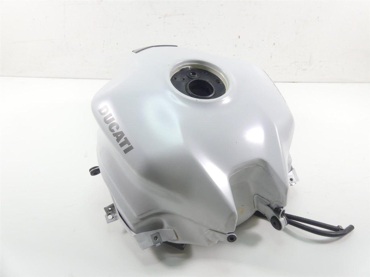 2017 Ducati 939 S Supersport Fuel Petrol Gas Tank - No Dent 58612531B 58612532B {{ shop.shopifyCountryName }} - Mototech271