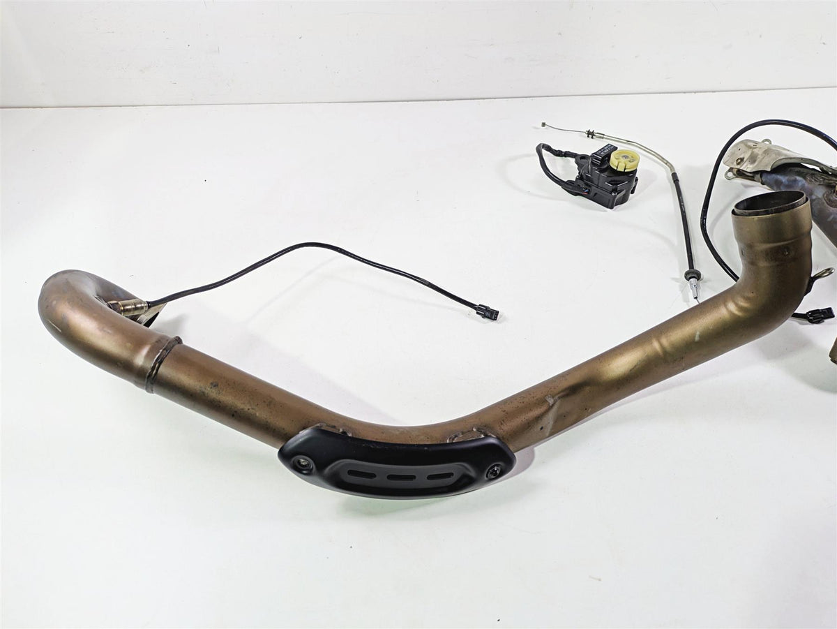 2022 Ducati Hypermotard 950 Exhaust Chamber & Header & Servo 57212111A {{ shop.shopifyCountryName }} - Mototech271