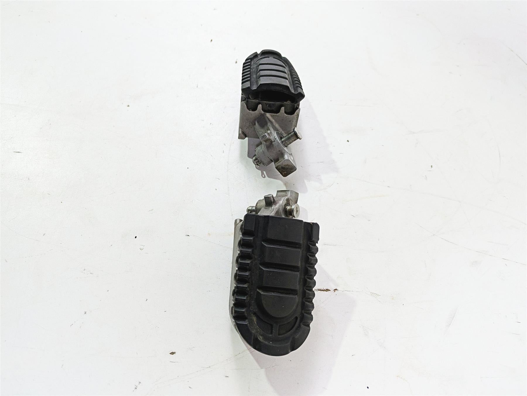 2017 BMW F800GS Adv K75 Front Footpeg Foot Peg Rest Set 77258533661 77258533662 {{ shop.shopifyCountryName }} - Mototech271