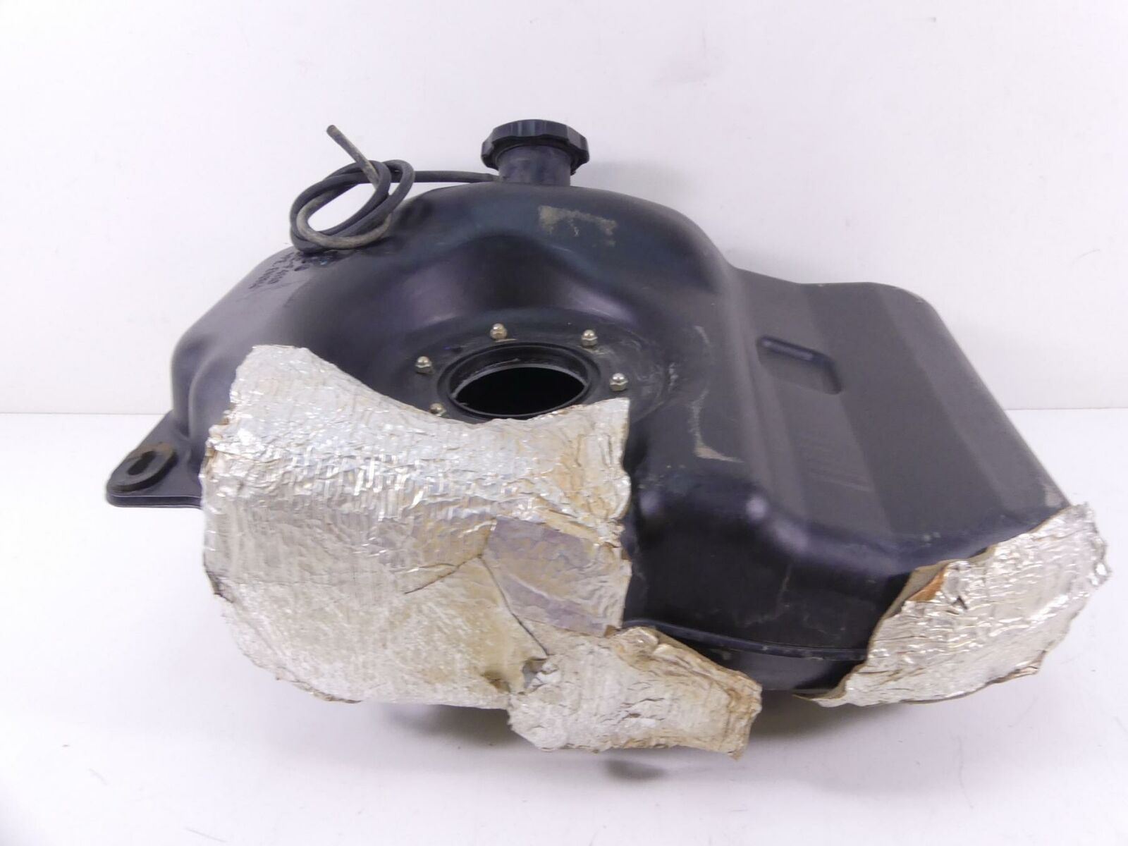 2016 Yamaha YXZ1000 R EPS SE Fuel Gas Petrol Reservoir Tank 2HC-F4110-00-00 {{ shop.shopifyCountryName }} - Mototech271