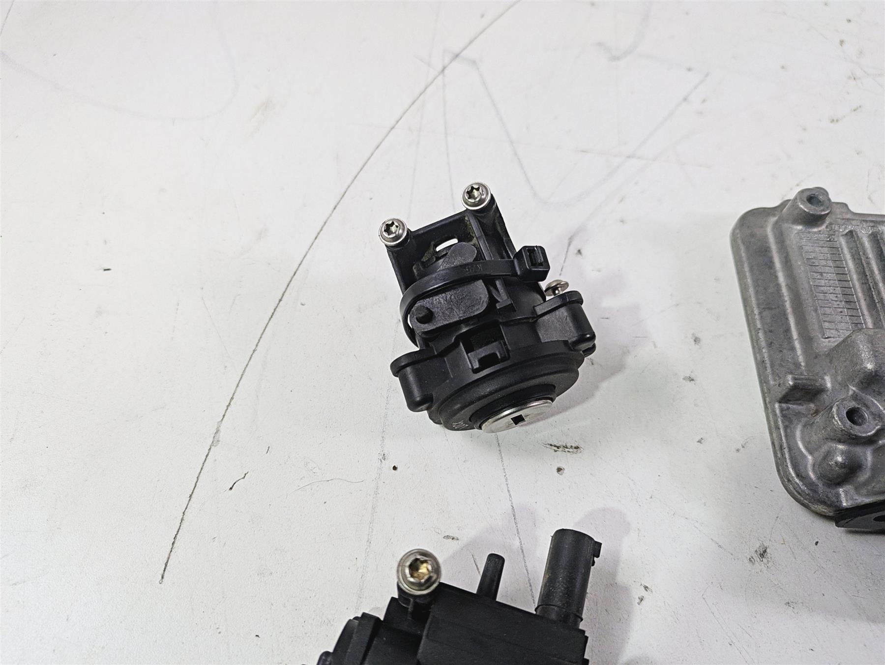 2015 BMW K1600 GT K48 Cdi Ecu Ecm Ignition Switch Key Lock Set 13618546129 {{ shop.shopifyCountryName }} - Mototech271