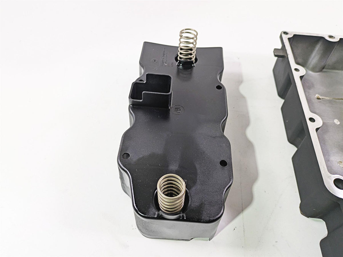 2007 Harley Touring FLHRSE CVO Road King Transmission Oil Pan 62489-99A 62711-99 {{ shop.shopifyCountryName }} - Mototech271