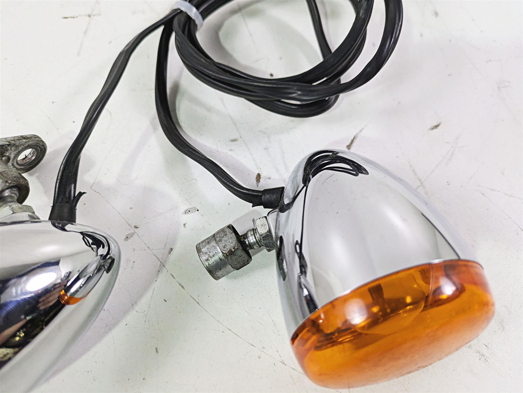 2002 Harley Dyna FXDL Low Rider Front Blinker Turn Signal Set 68972-00 {{ shop.shopifyCountryName }} - Mototech271