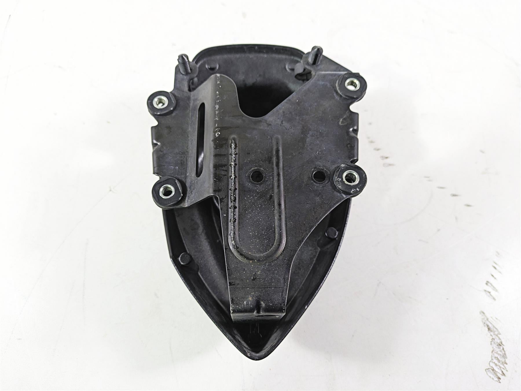 2018 Indian Chieftain Dark Horse Ignition Coil Cover & Mount 5633897 {{ shop.shopifyCountryName }} - Mototech271
