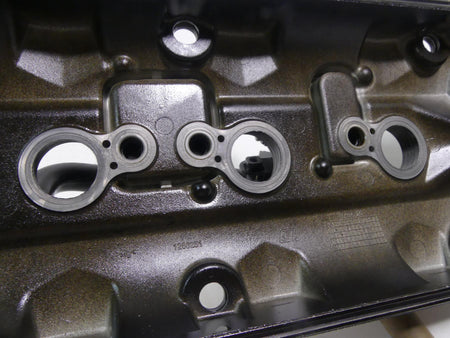 2019 Triumph Street Triple 765R Cylinderhead Valve Cover T1260251 {{ shop.shopifyCountryName }} - Mototech271