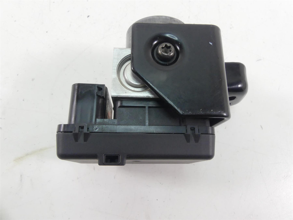2015 Harley FLD Dyna Switchback Abs Brake Pump Module 48340-12 {{ shop.shopifyCountryName }} - Mototech271