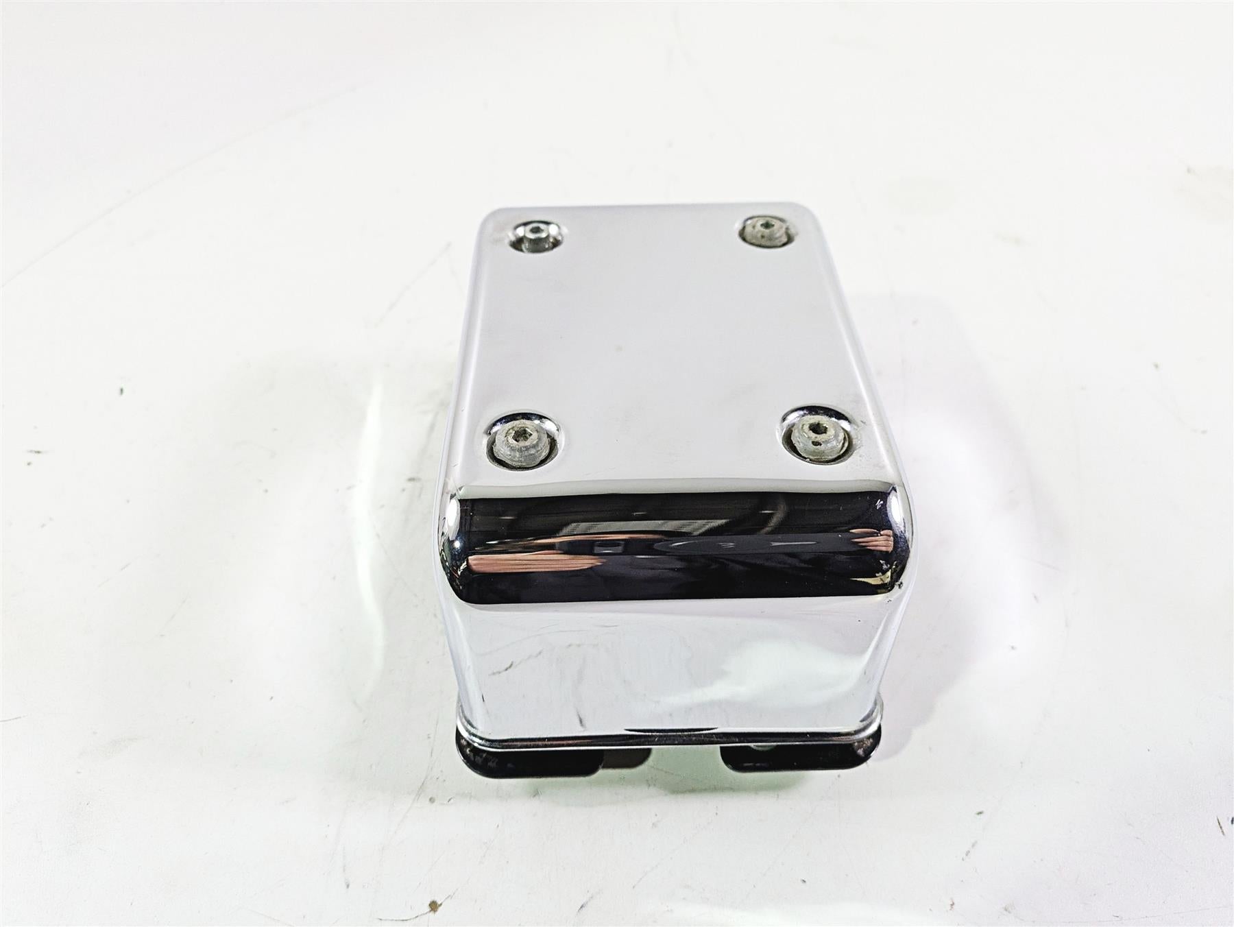 2002 Harley Dyna FXDL Low Rider Electrical Box Carrier & Chrome Cover 66333-99 {{ shop.shopifyCountryName }} - Mototech271