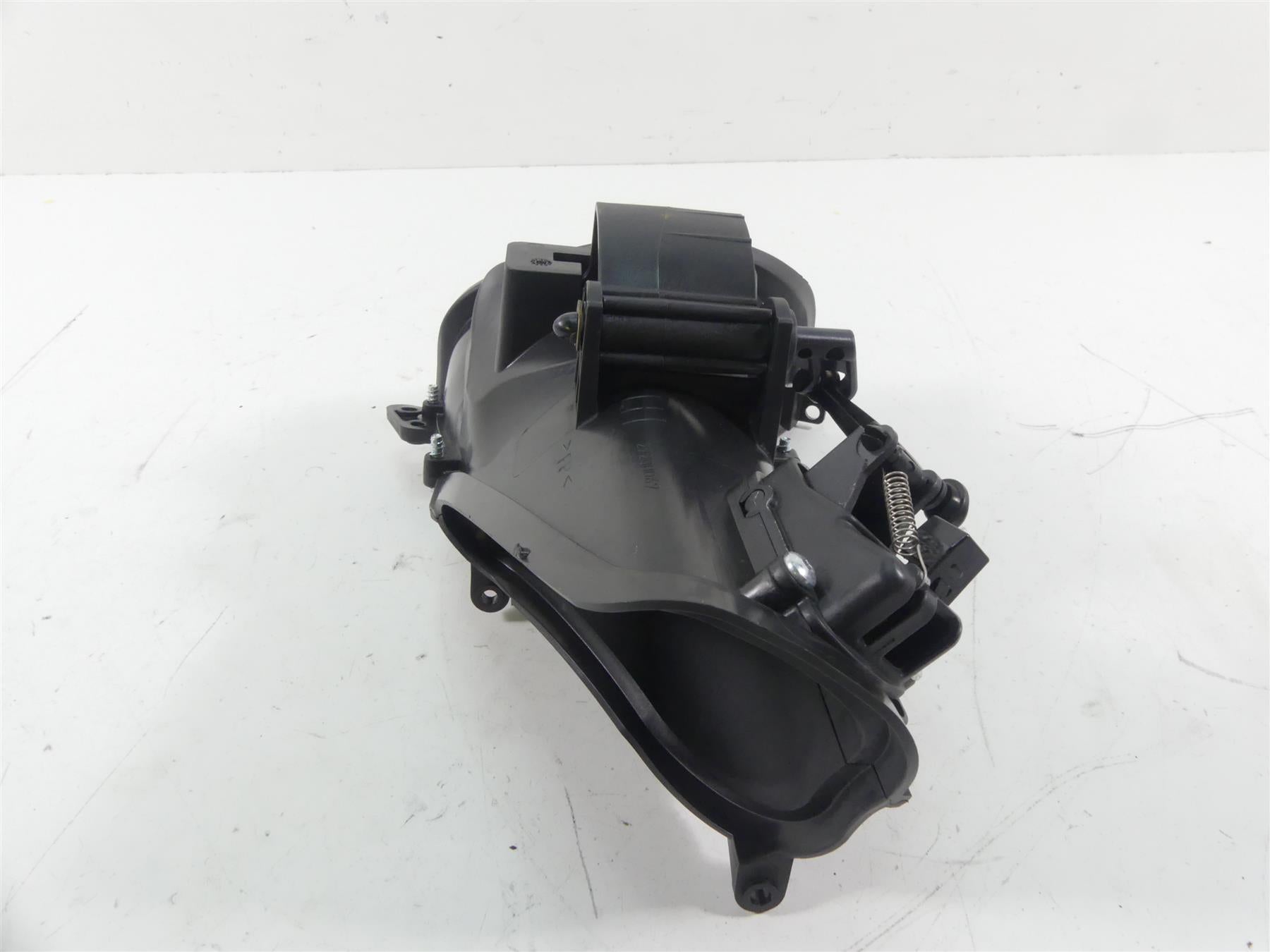 2016 Harley Touring FLTRX Road Glide Left Air Duct Intake Vent Ram 29200069 {{ shop.shopifyCountryName }} - Mototech271