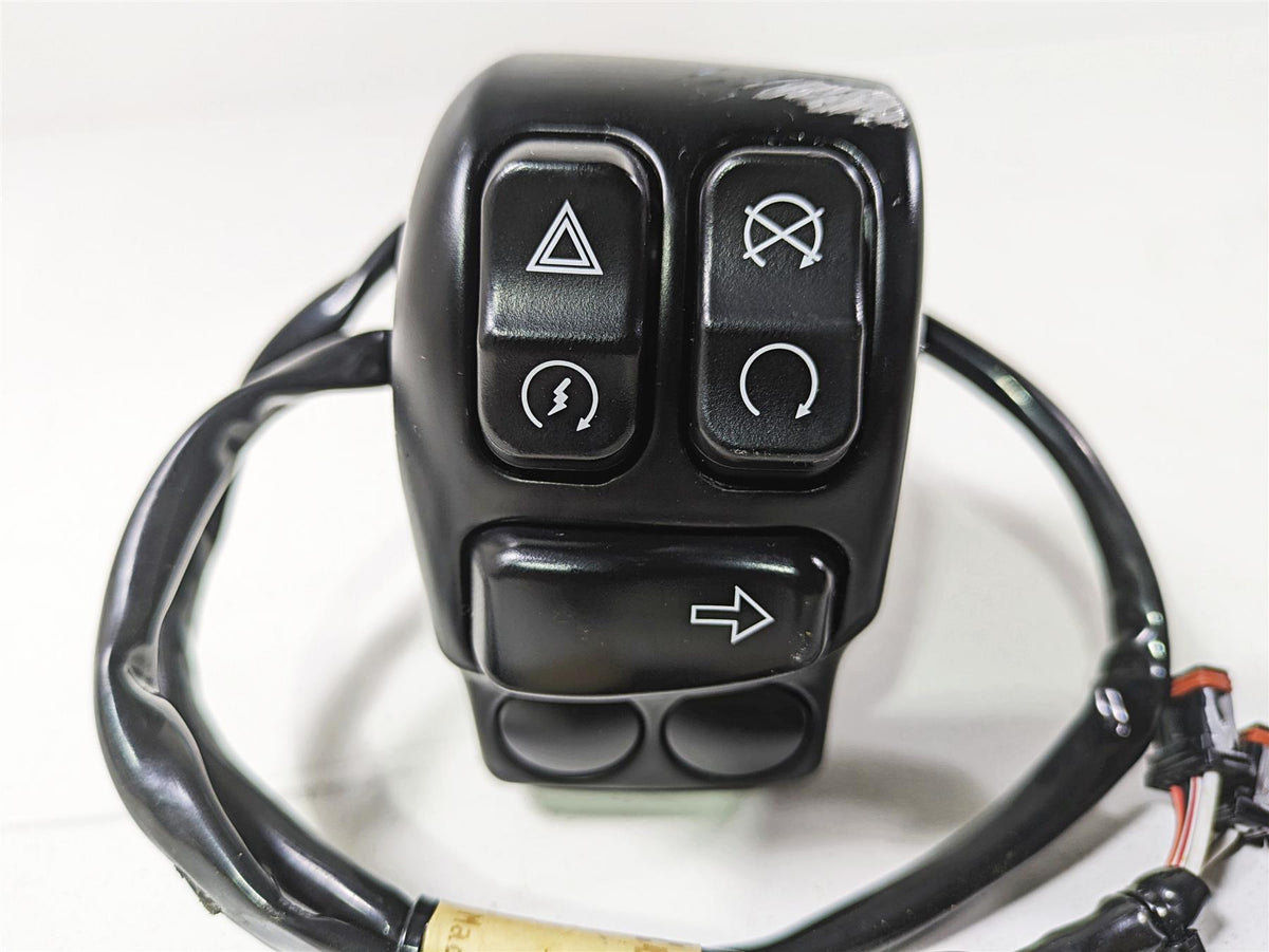 2020 Harley Touring FLHT Electra Glide Right Hand Control Switch 71500127C {{ shop.shopifyCountryName }} - Mototech271
