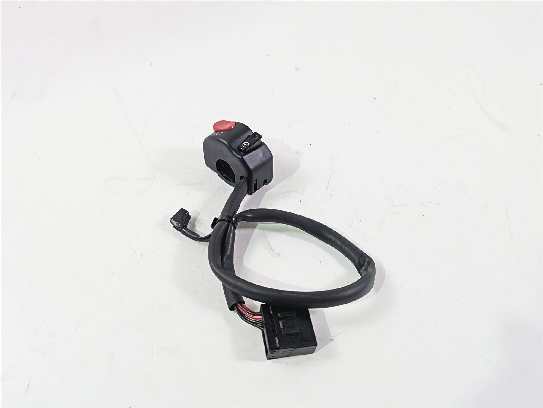 2013 Triumph Bonneville Right Hand Start Stop Control Switch T2040096 {{ shop.shopifyCountryName }} - Mototech271