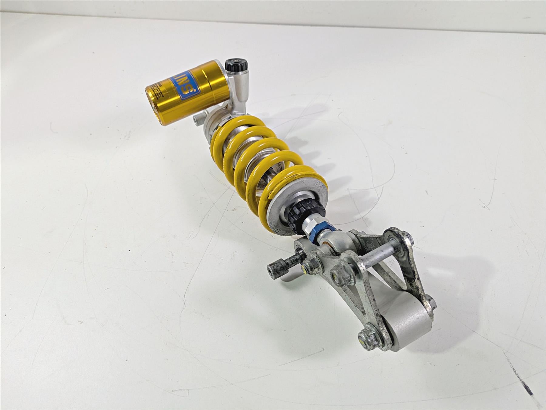 2017 Aprilia RSV 1100 Tuono V4 Factory Ohlins 516 Rear Suspension Shock 2B001705 {{ shop.shopifyCountryName }} - Mototech271