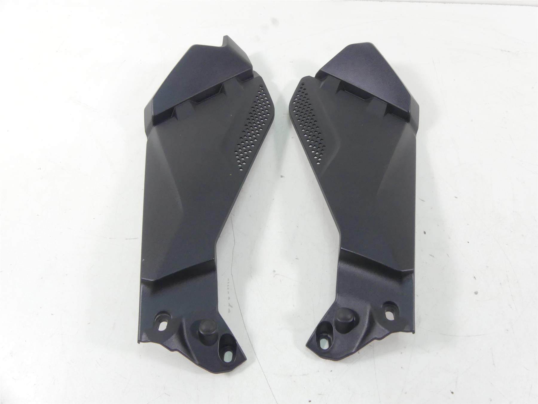 2016 BMW R1200GS K50 Lower Side Cover Fairing Panel Cowl Set 46638528676 {{ shop.shopifyCountryName }} - Mototech271