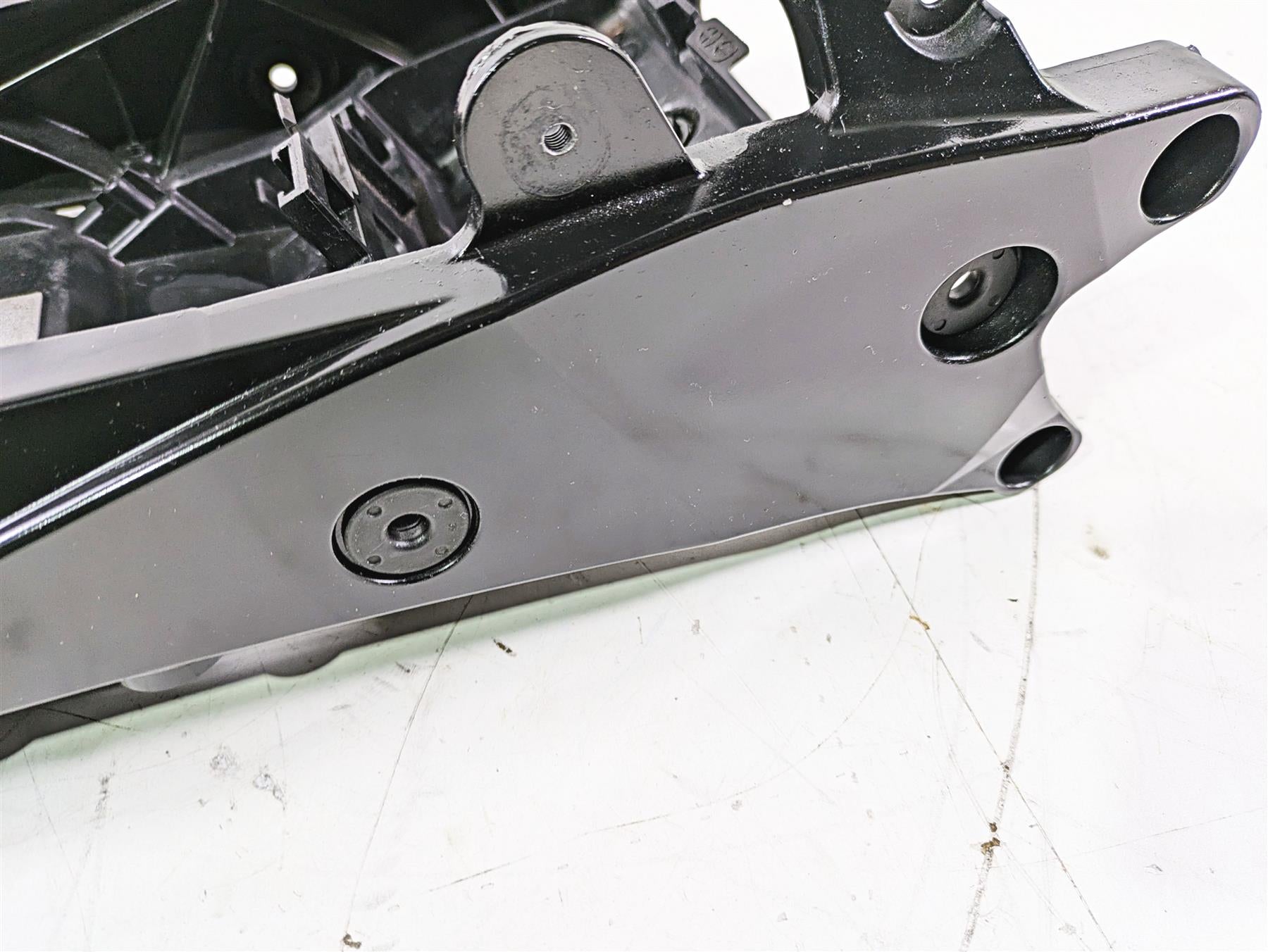 2016 Suzuki GSXR1000 Straight Subframe Inner Fender Set 41211-47H00 41221-47H00 {{ shop.shopifyCountryName }} - Mototech271