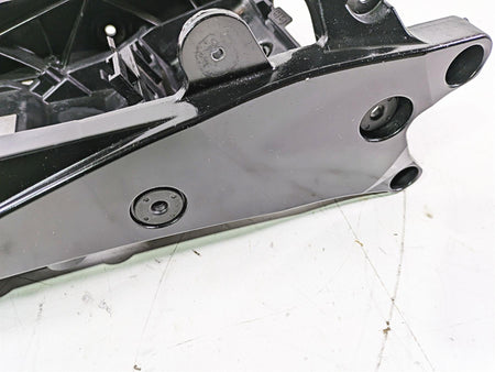 2016 Suzuki GSXR1000 Straight Subframe Inner Fender Set 41211-47H00 41221-47H00 {{ shop.shopifyCountryName }} - Mototech271