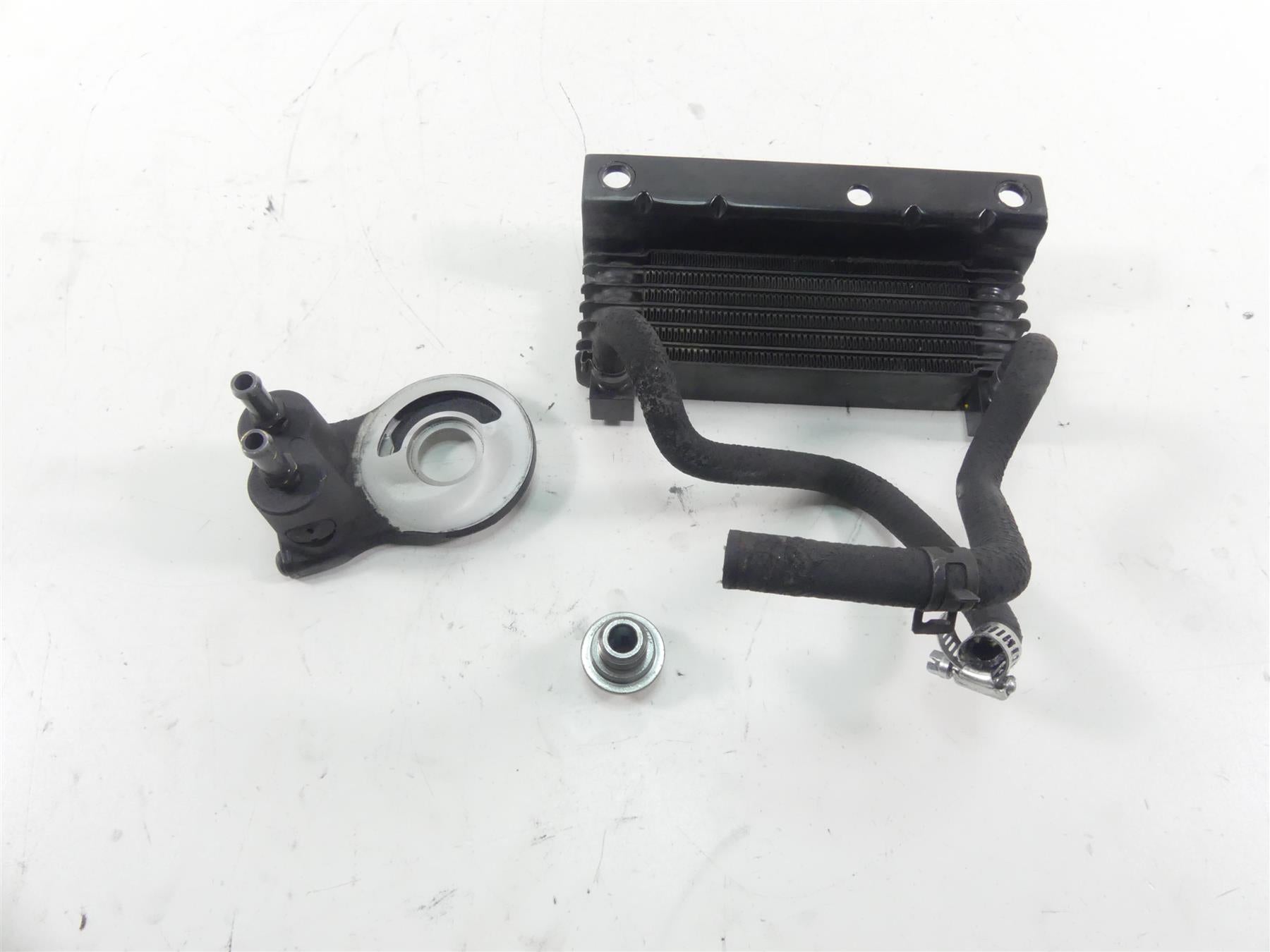 2013 Harley Touring FLHTK Electra Glide Oil Cooler + Flange Hoses Set 63083-11A {{ shop.shopifyCountryName }} - Mototech271