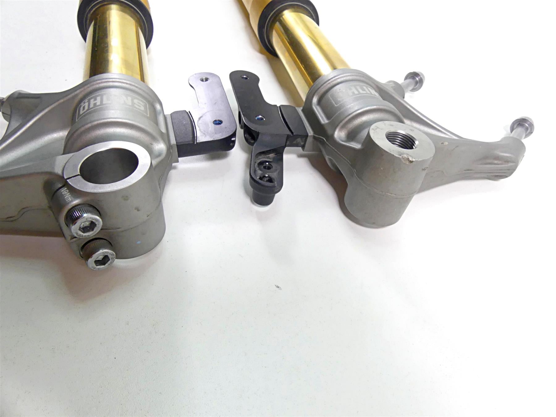 2022 Triumph Speed Triple 1200 RS Front Ohlins Fork Leg Set T2042442 T2042443 {{ shop.shopifyCountryName }} - Mototech271