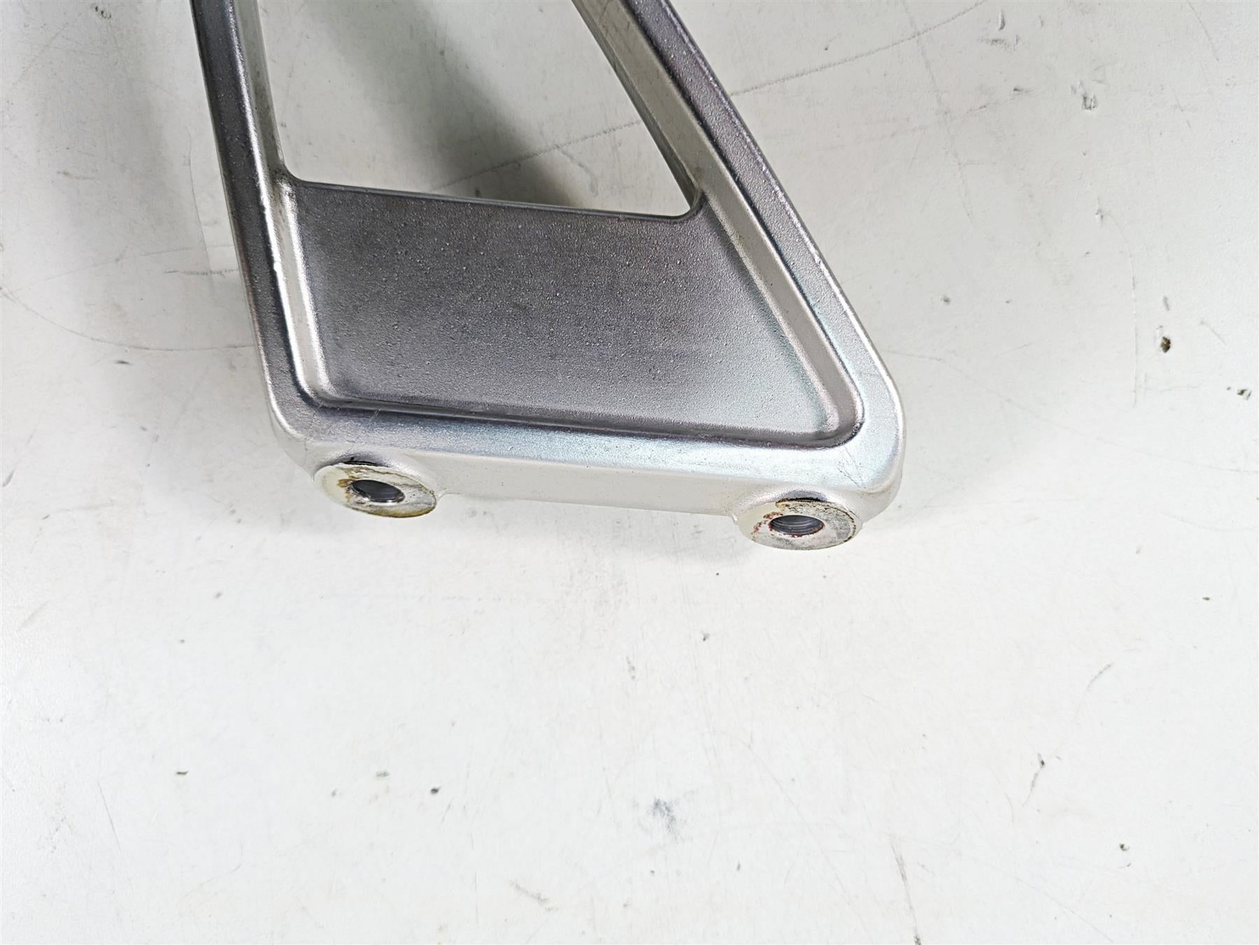 2021 Aprilia RS660 Rear Passenger Footpeg Set - Rash 2B005206 2B005205 {{ shop.shopifyCountryName }} - Mototech271