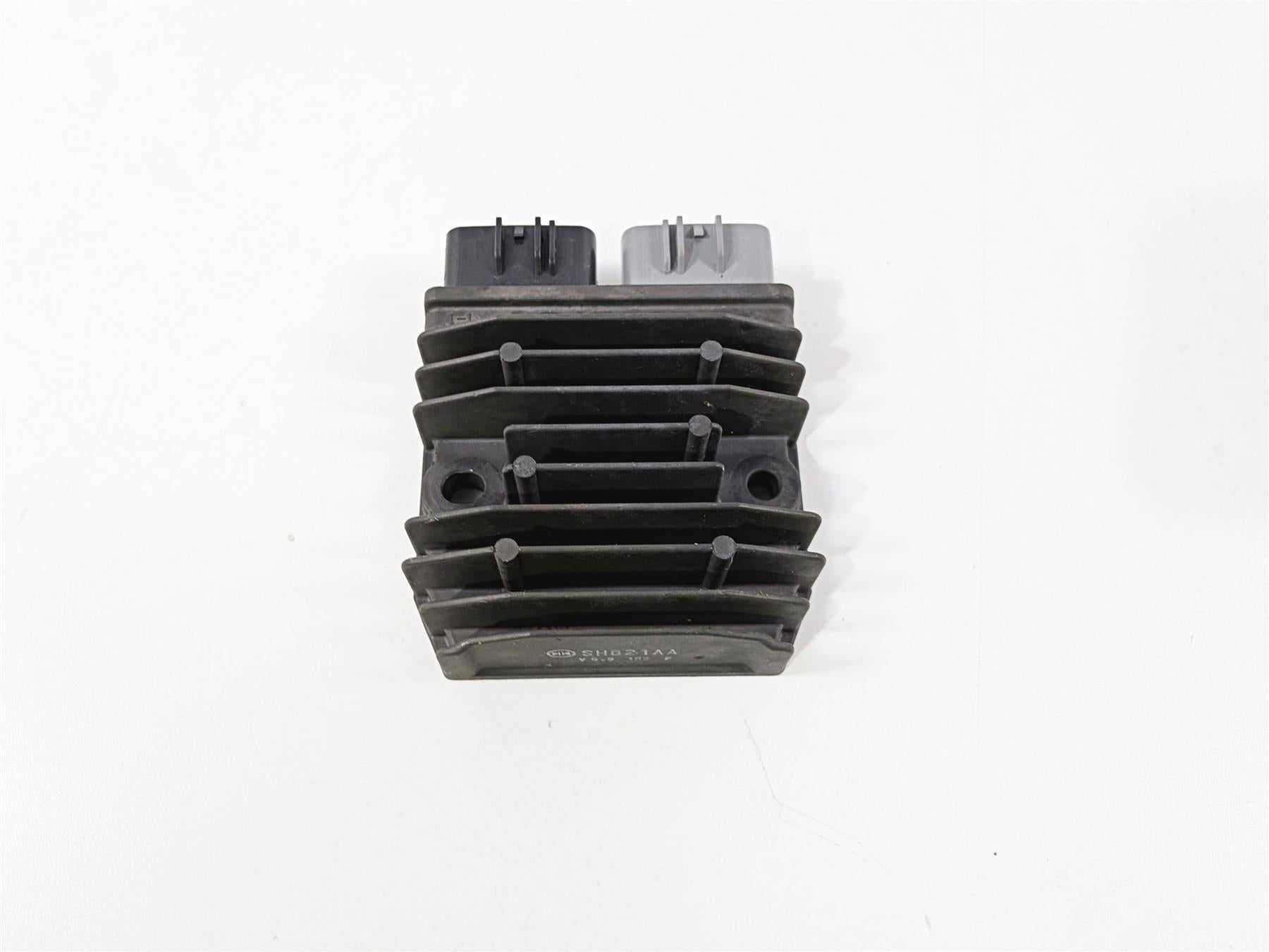2016 Ducati Hypermotard 939 SP Rectifier Voltage Regulator SH821AA 54040321A-Mototech271