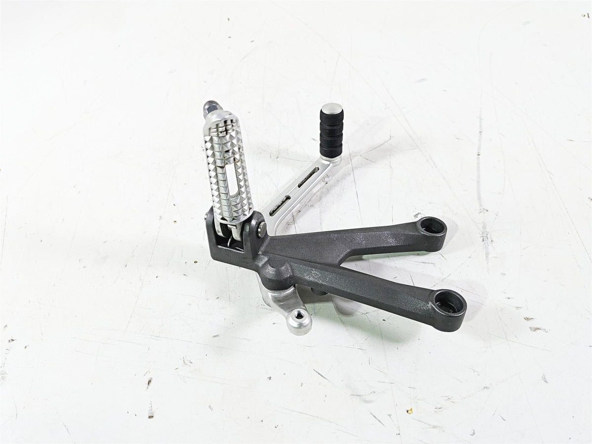 2020 Triumph Daytona 765 Moto2 Left Rider Footpeg & Shifter T2083381 T2082931 {{ shop.shopifyCountryName }} - Mototech271