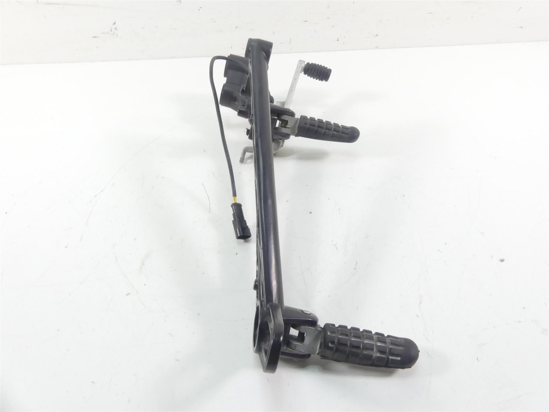 2007 Ducati Sport Classic GT1000 Right Footpeg Rest & Brake Pedal Set 82411201BB {{ shop.shopifyCountryName }} - Mototech271