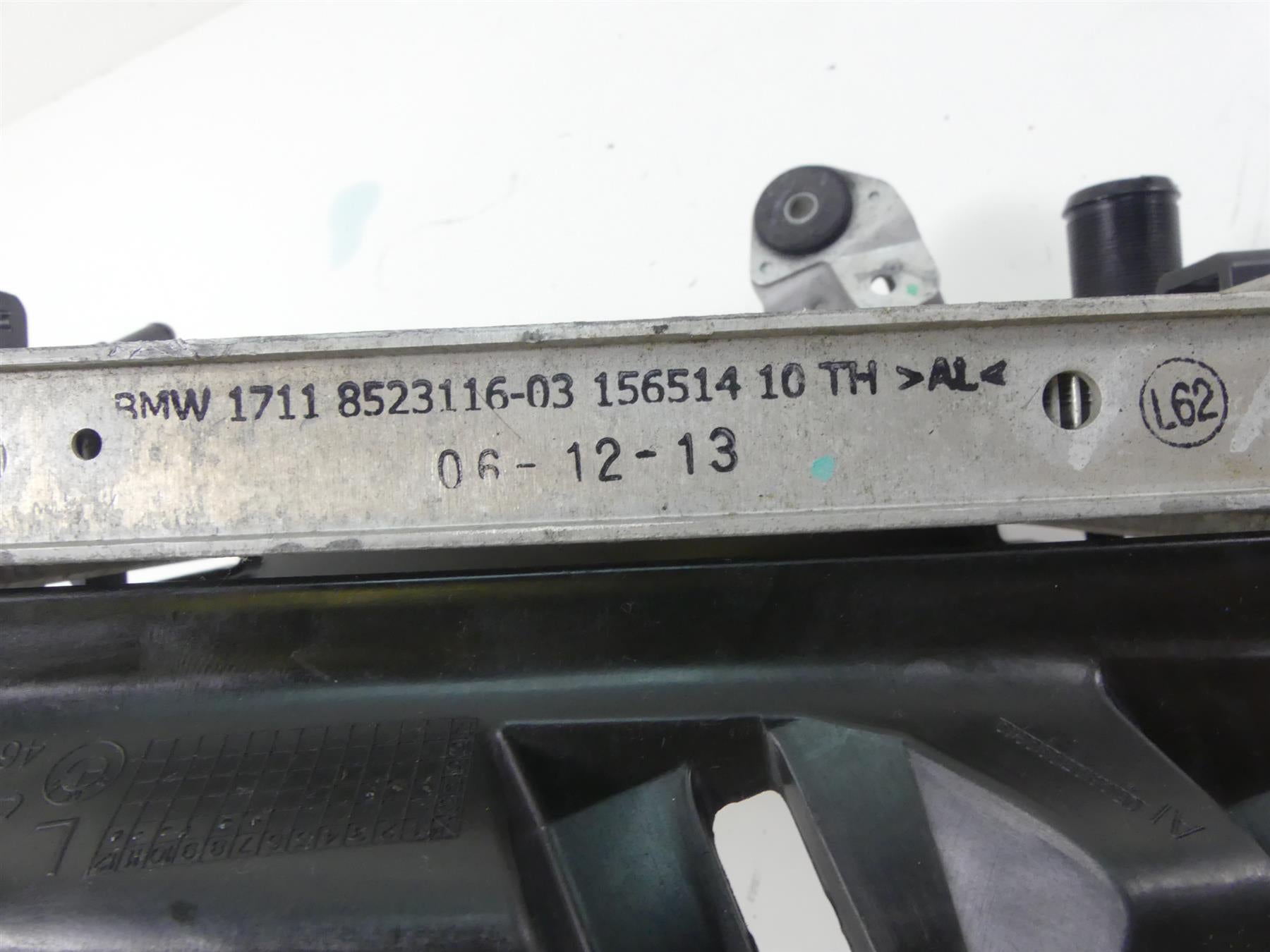 2014 BMW R1200GS K50 Left Side Radiator + Thermostat Hoses & Cover 17118523116 {{ shop.shopifyCountryName }} - Mototech271