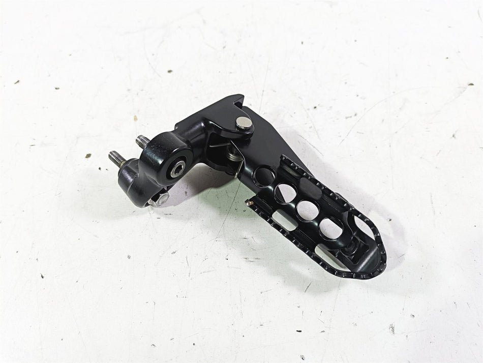 2020 Triumph Street Scrambler 900 Right Rider Footpeg Foot Peg T2081790 {{ shop.shopifyCountryName }} - Mototech271
