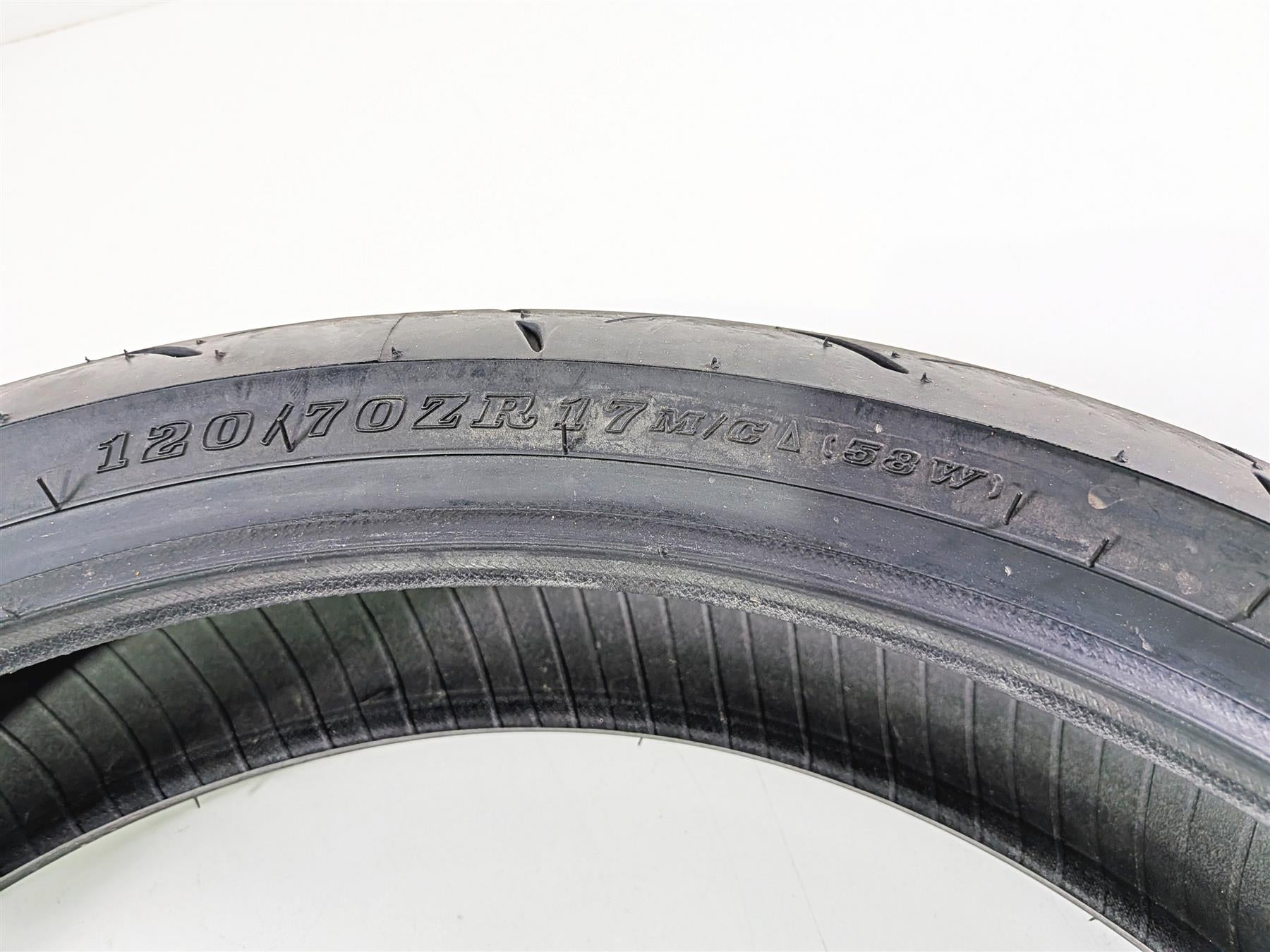 Used Front Motorcycle Tire Dunlop Sportmax Roadsport 2 120/70-R17 58W DOT2624 45238704-Mototech271