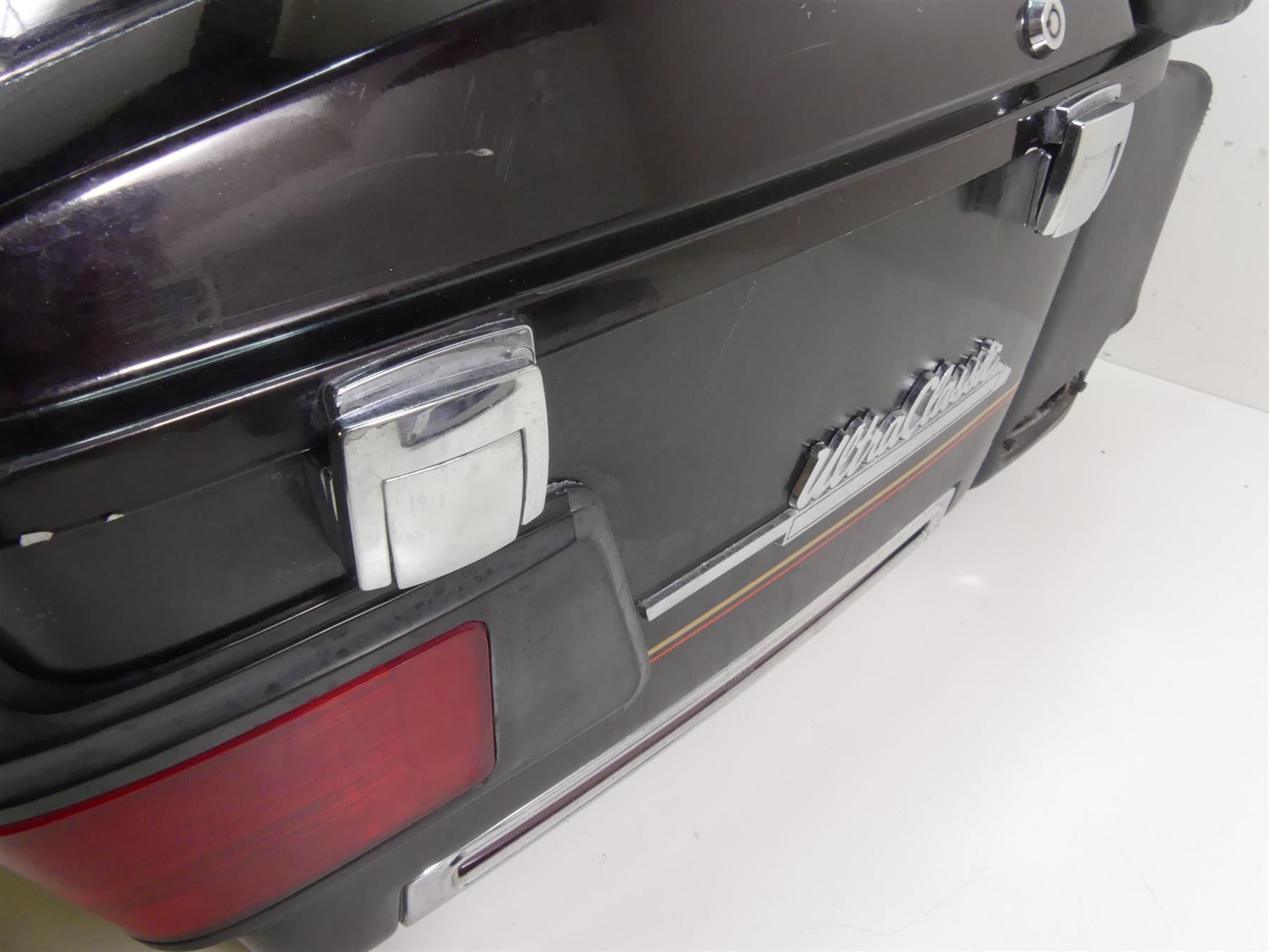 1995 Harley Touring FLHTCU Electra Glide Rear Trunk Tour Pak & Mount 53275-94 {{ shop.shopifyCountryName }} - Mototech271