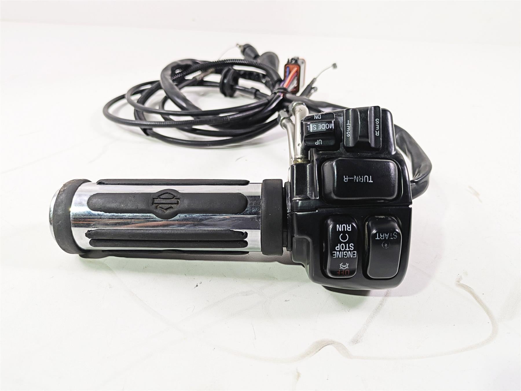 1999 Harley Touring FLHTCUI E-Glide Right Hand Control Switch Cruise 71684-06A {{ shop.shopifyCountryName }} - Mototech271