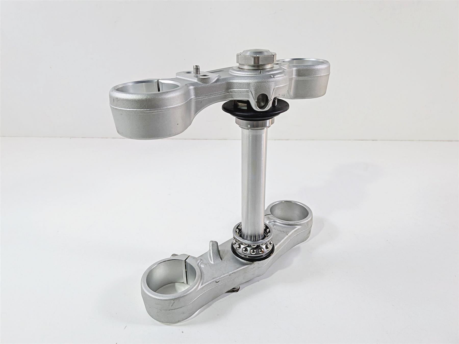 2022 Triumph Tiger 900 GT Pro Lower Upper Triple Tree Set T2042968 {{ shop.shopifyCountryName }} - Mototech271