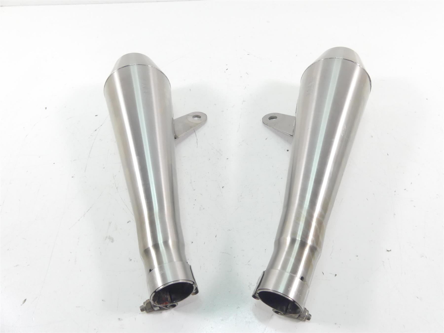 2017 Triumph Thruxton 1200 R Cone Shorty Muffler Exhaust Set MC-CN-TPW-BSH {{ shop.shopifyCountryName }} - Mototech271