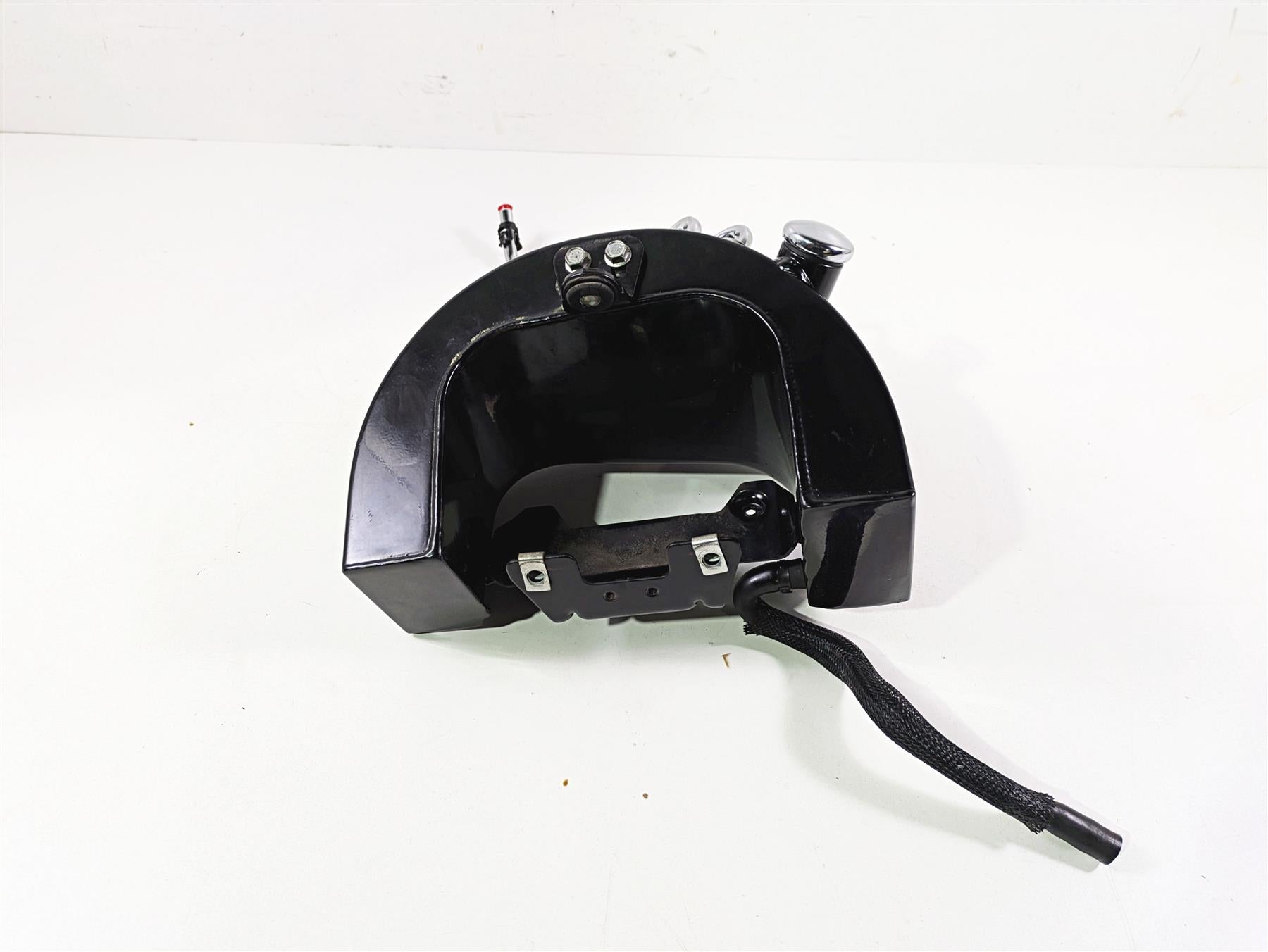 2014 Harley FLS Softail Slim Oil Tank Reservoir & Hoses Lines 62492-01A {{ shop.shopifyCountryName }} - Mototech271