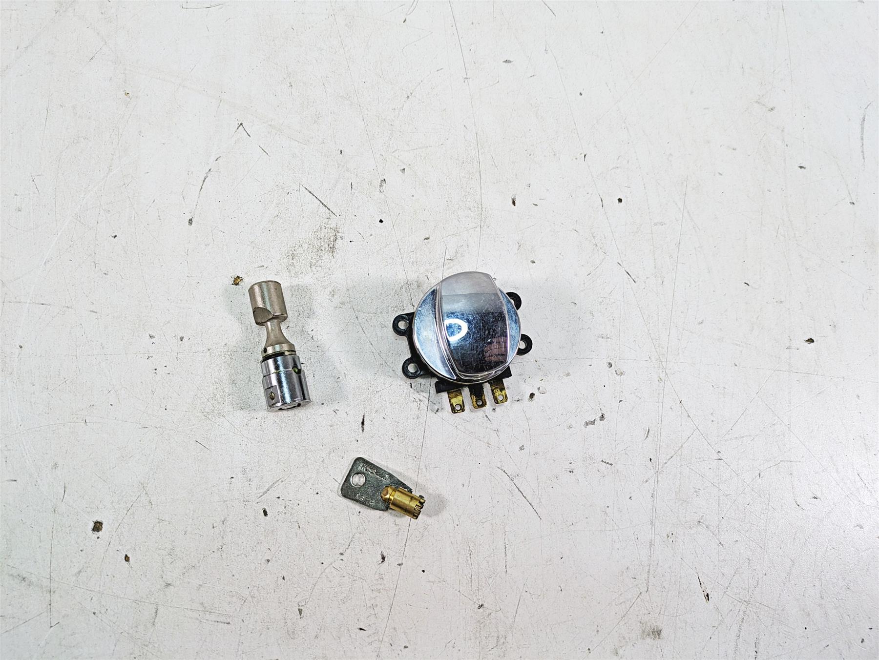 2006 Harley FLSTI Softail Heritage Ignition Switch Key Lock Set 71450-04 {{ shop.shopifyCountryName }} - Mototech271