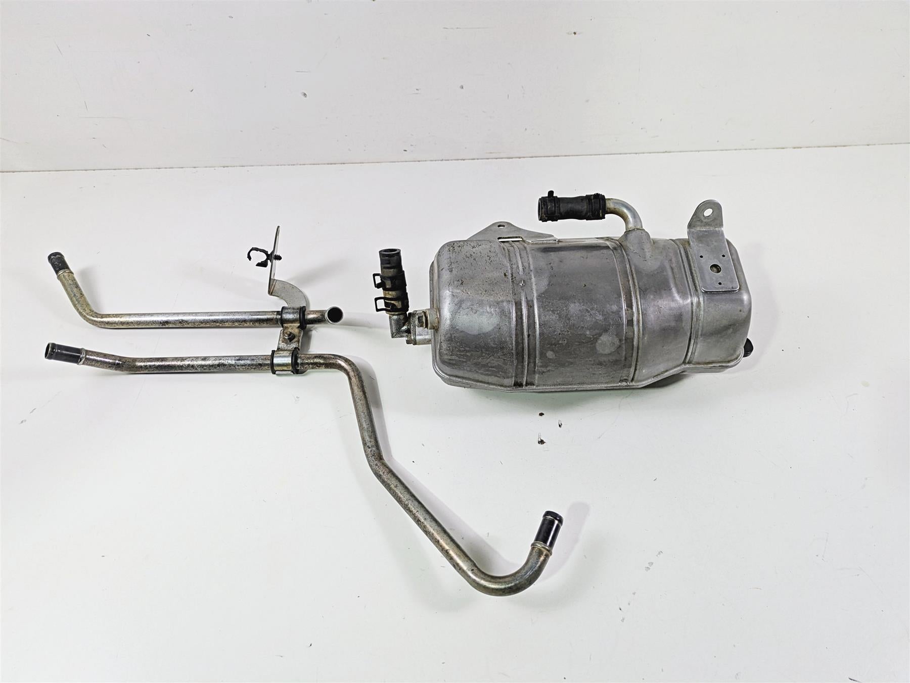 2020 Yamaha YXZ1000 R SS XTR Oil Tank Reservoir 2HC-21751-01-00 2HC-21751-02-00
