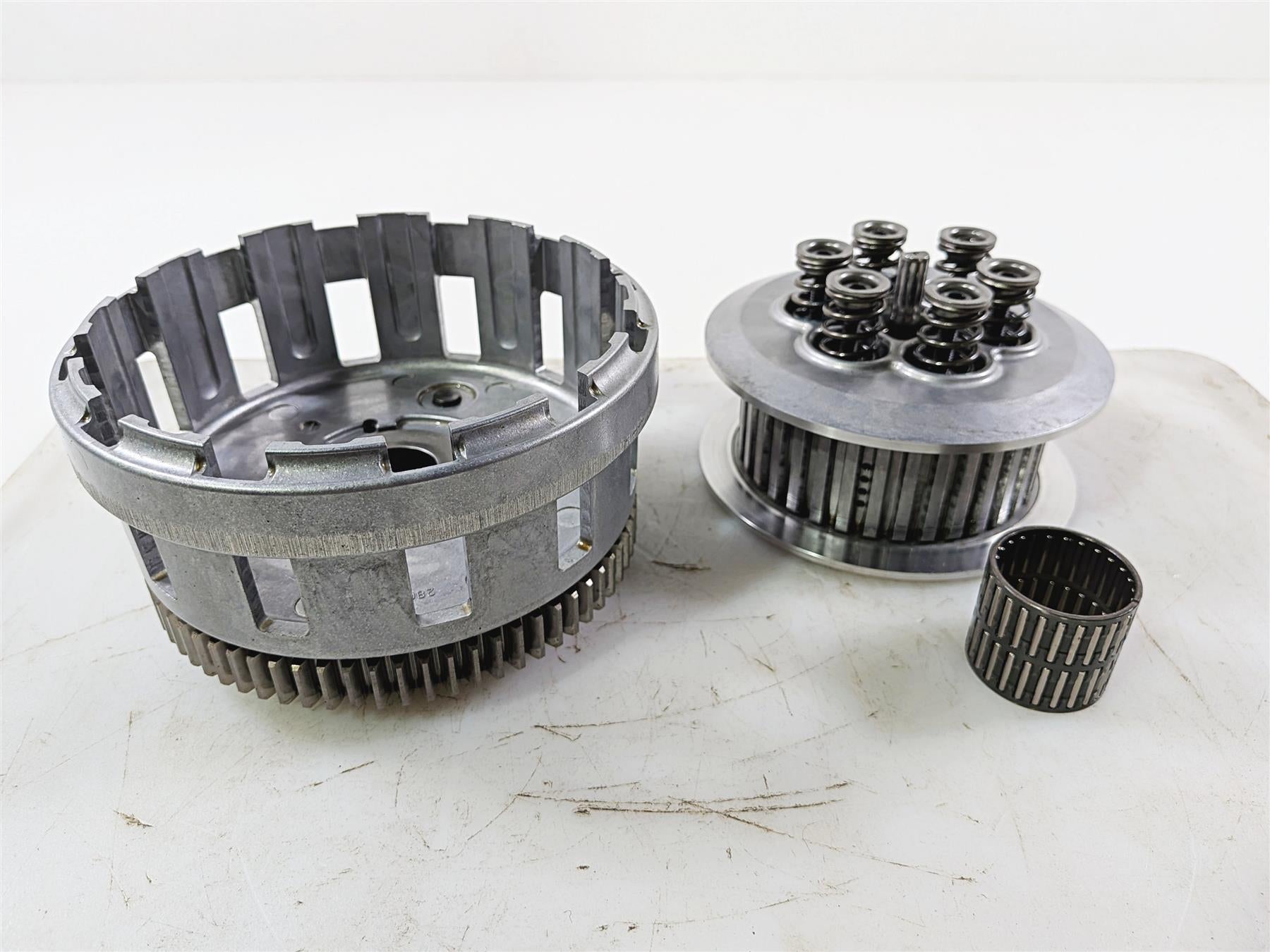 2014 Aprilia RSV4 RR Factory Clutch Basket & Pressure Plate With Springs 893773 {{ shop.shopifyCountryName }} - Mototech271