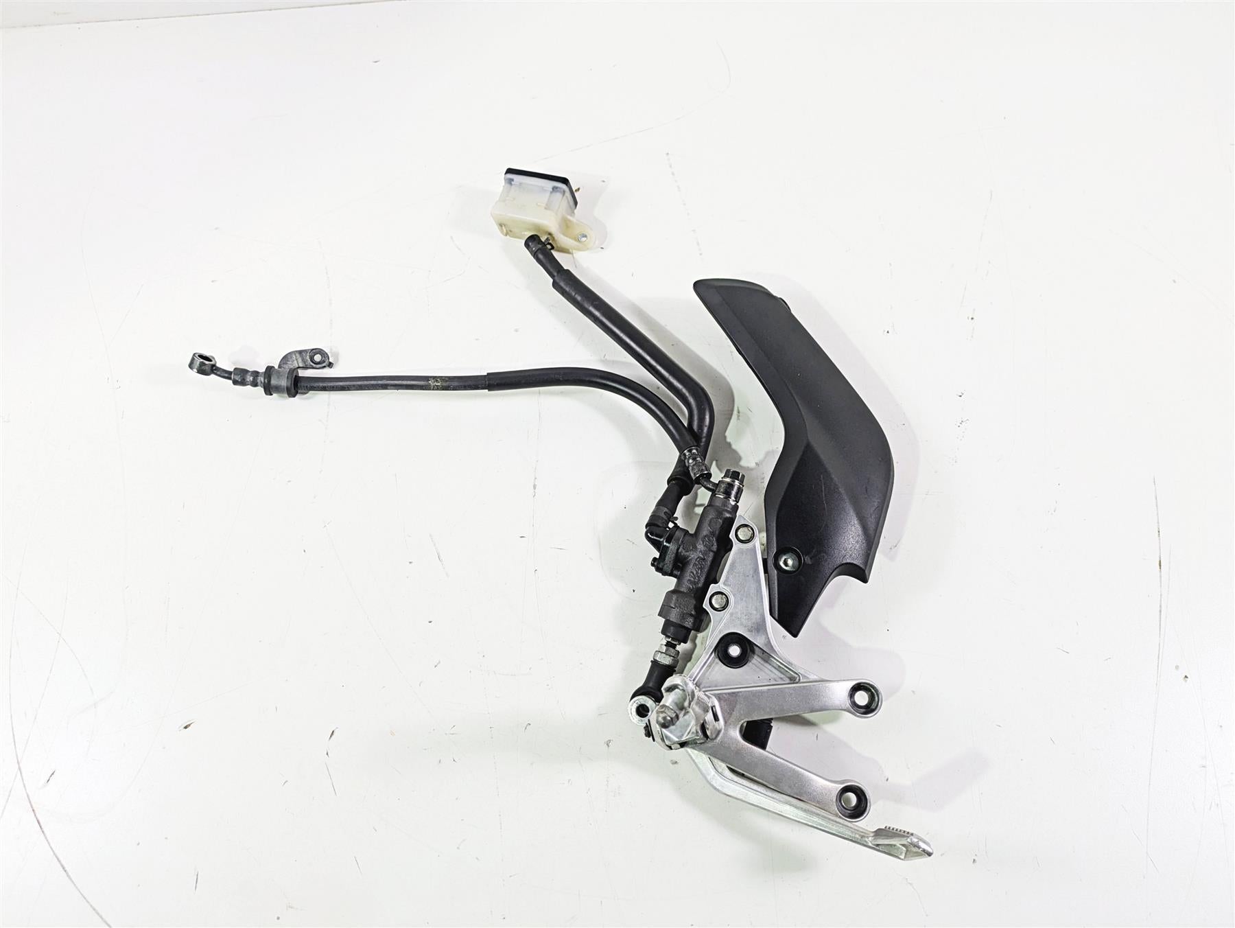 2017 Honda CBR600RR Right Footpeg & Rear Brake Master Cylinder 50600-MFJ-D00 {{ shop.shopifyCountryName }} - Mototech271