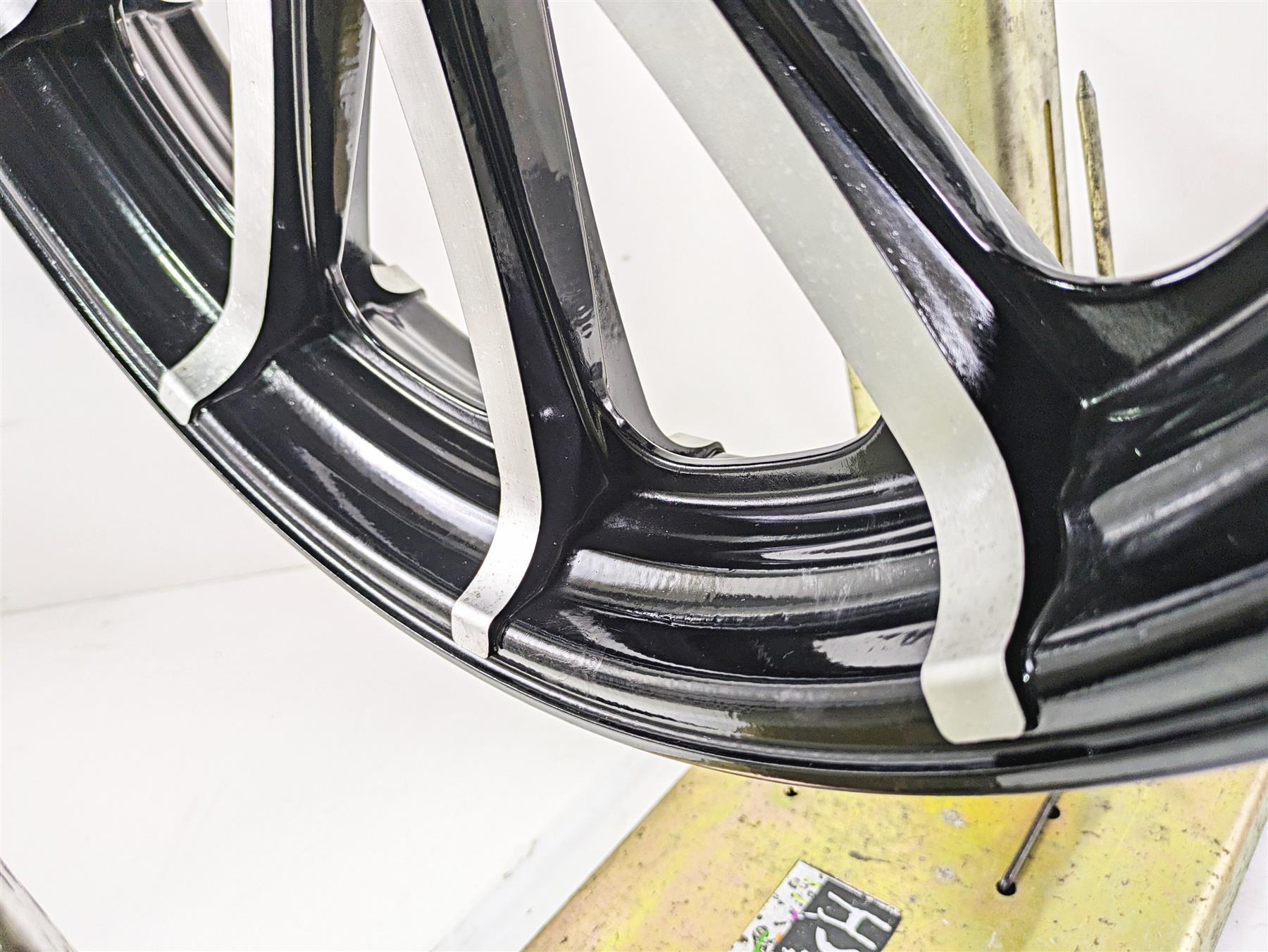 2019 Indian Chieftain Limited Straight Front Wheel Rim 19x3.5 1522505 {{ shop.shopifyCountryName }} - Mototech271