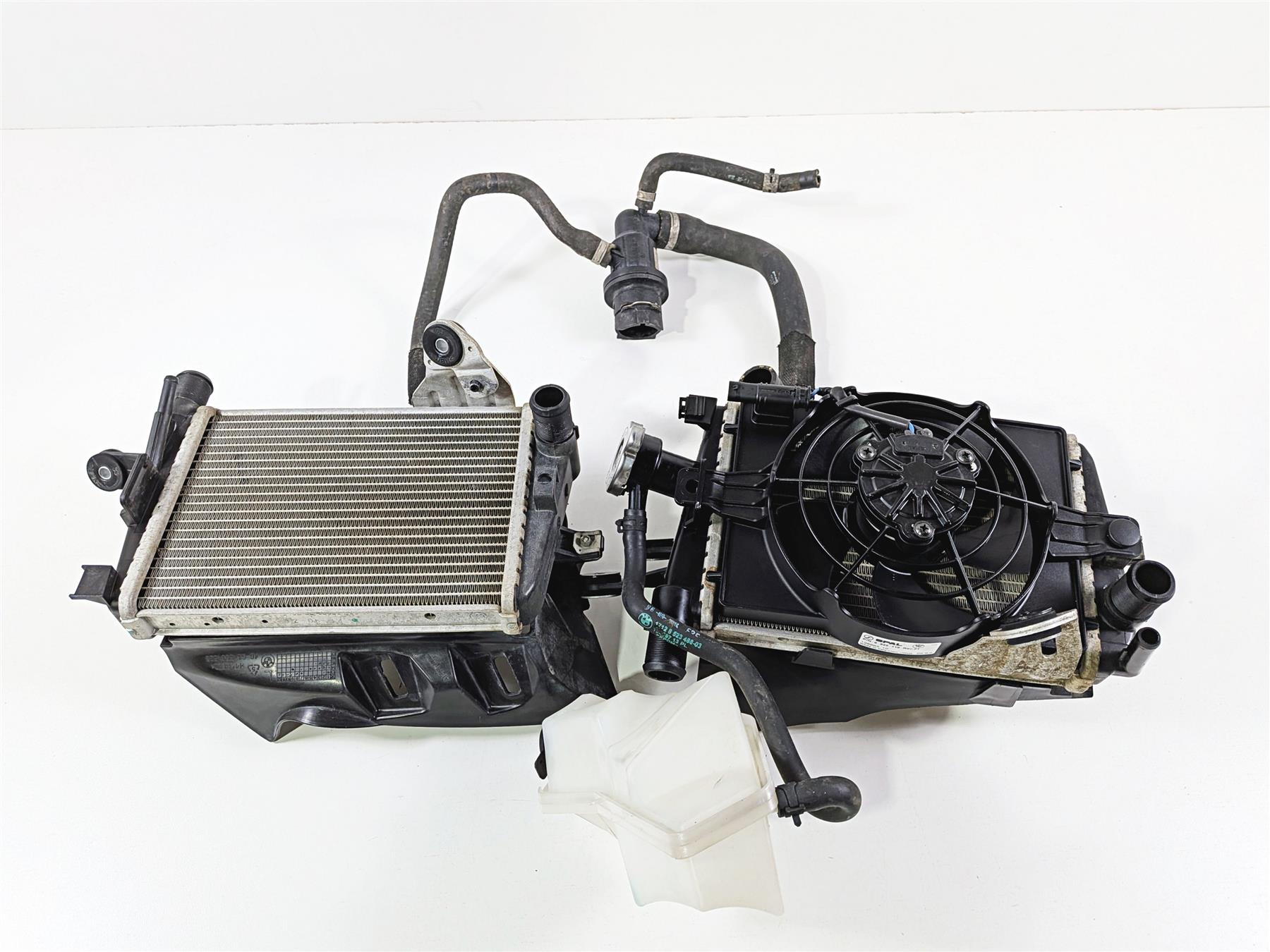 2015 BMW R1200GS K50 Right Left Radiator Fan & Covers -No Leaks 17118546416 {{ shop.shopifyCountryName }} - Mototech271