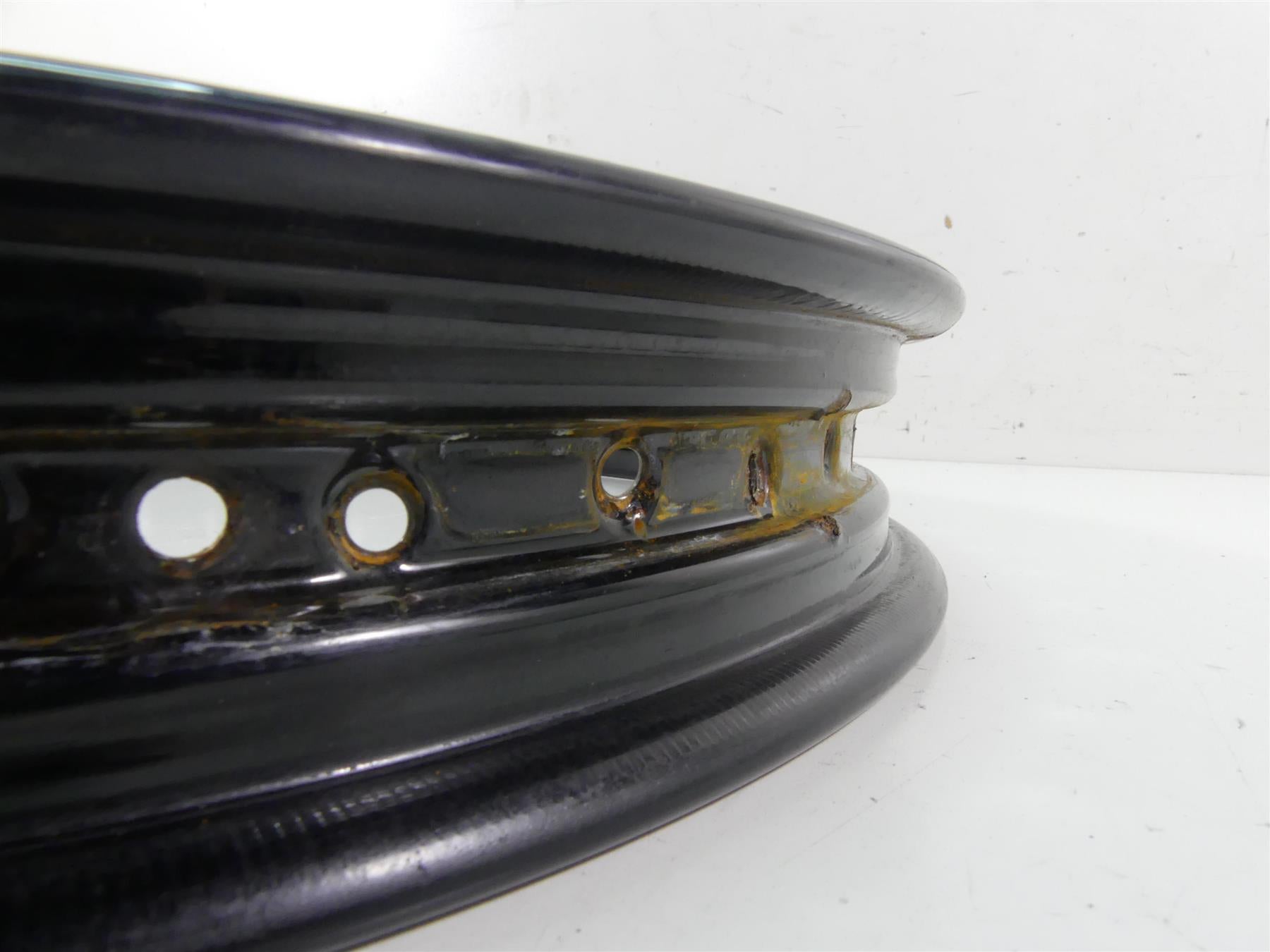 2010 Harley FXDWG Dyna Wide Glide Front Wheel Rim 21x2.15 41325-10 {{ shop.shopifyCountryName }} - Mototech271
