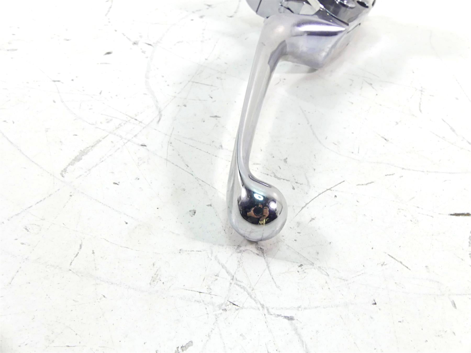 9/16" Chrome Front Brake Master Cylinder For Harley Davidson Softail Dyna Touring Bikes {{ shop.shopifyCountryName }} - Mototech271