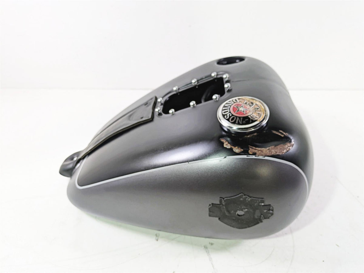 2017 Harley FLS Softail Slim Two Tone Fuel Tank - Dented - Read 61625-11 {{ shop.shopifyCountryName }} - Mototech271