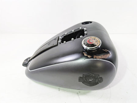 2017 Harley FLS Softail Slim Two Tone Fuel Tank - Dented - Read 61625-11 {{ shop.shopifyCountryName }} - Mototech271
