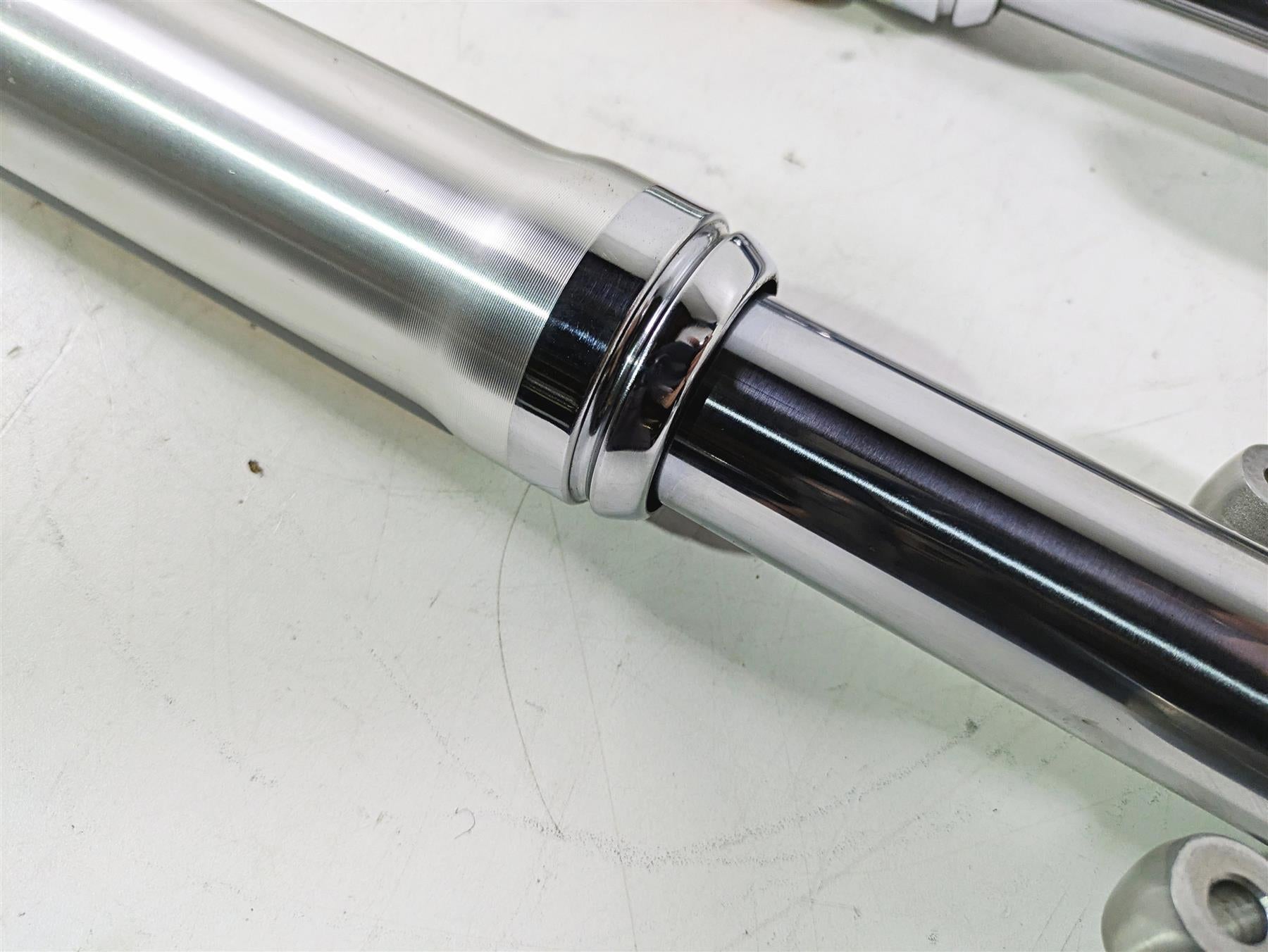 2006 Harley VRSCR Street V-Rod Front Fork Leg Set Straight 46774-06 46775-06 {{ shop.shopifyCountryName }} - Mototech271