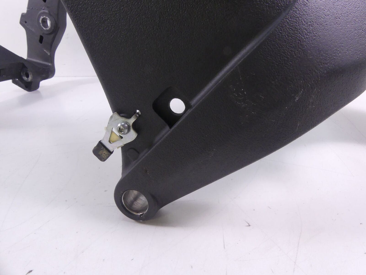 2015 Yamaha YZF-R1M Straight Main Frame Chassis - Salvage Title - 2CR-21110-00-00 {{ shop.shopifyCountryName }} - Mototech271