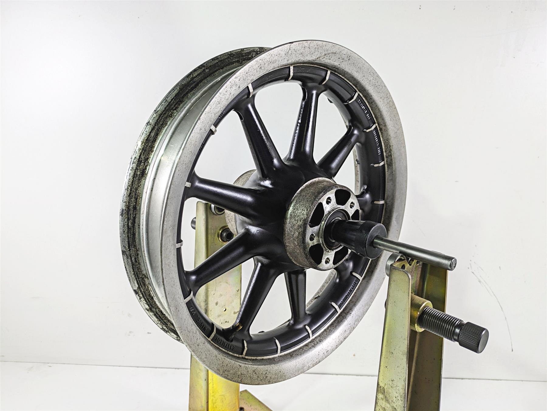 2005 Harley Touring FLHRI Road King Front Wheel Rim 16x3 9 Spoke 41154-04 {{ shop.shopifyCountryName }} - Mototech271