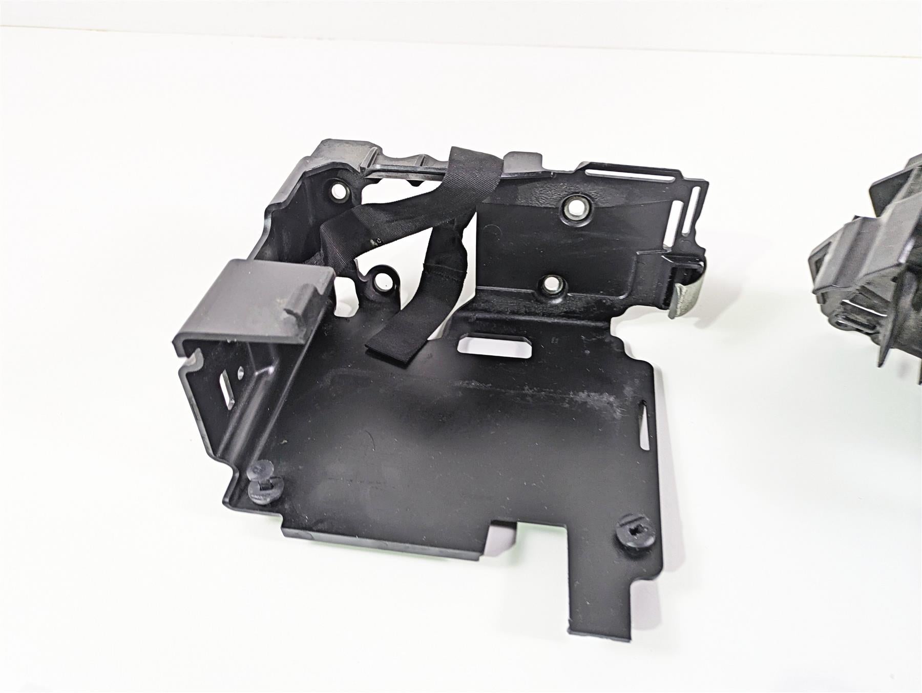2019 Harley Softail FXDR 114 Battery & Electrical Holder Set 69201632 74700031 {{ shop.shopifyCountryName }} - Mototech271