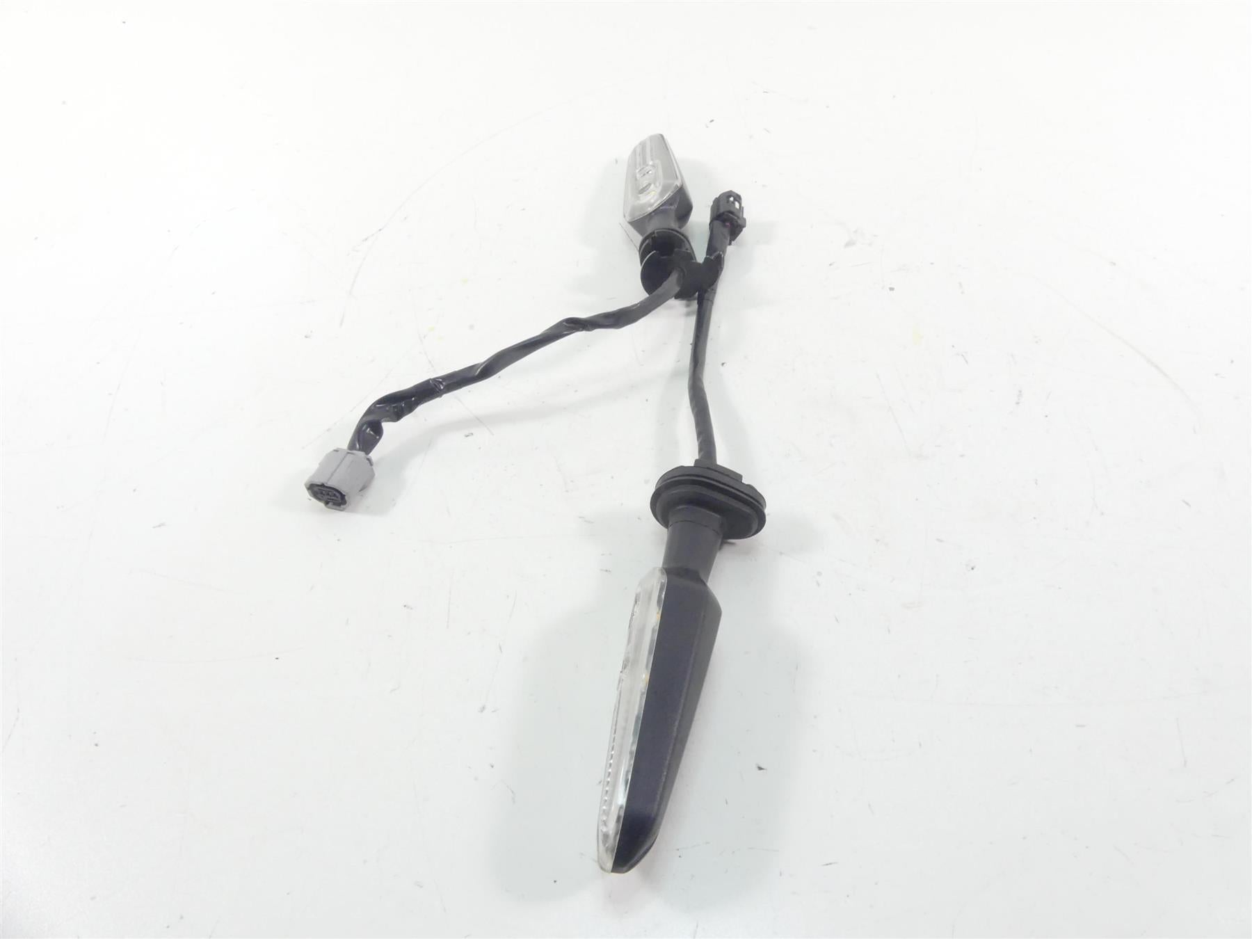2022 Yamaha MT09 FZ09 Front Turn Signal Blinker Set B7N-83310-10-00 {{ shop.shopifyCountryName }} - Mototech271