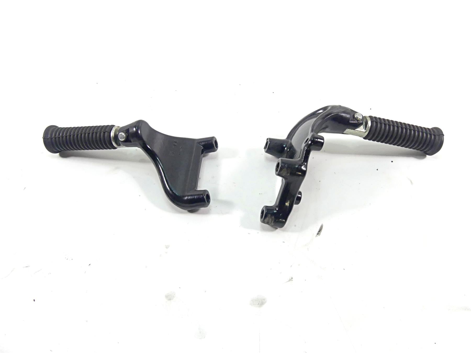 2017 Harley XL1200 CX Sportster Roadster Rear Passenger Foot Peg Set 49315-04 {{ shop.shopifyCountryName }} - Mototech271