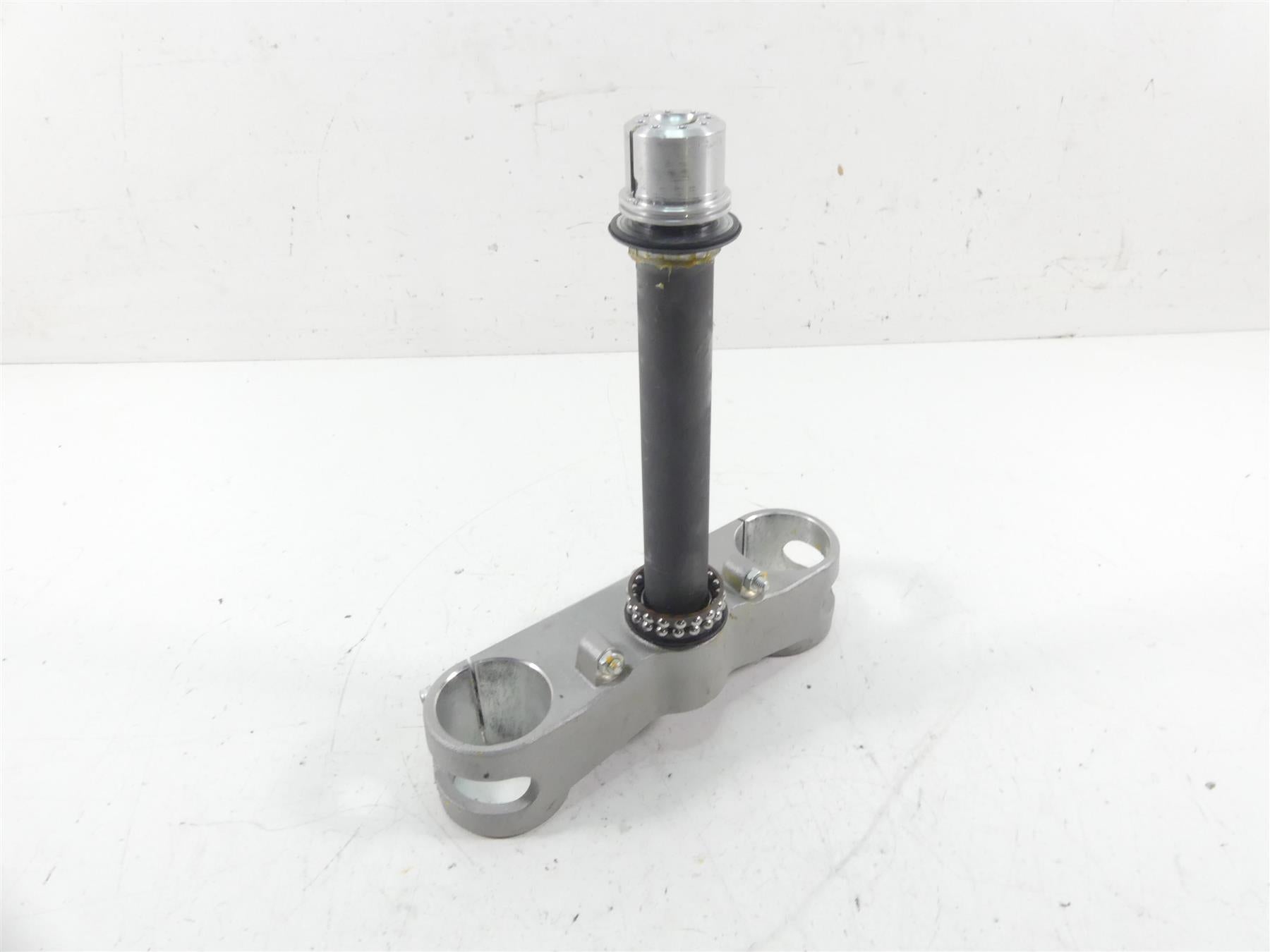 2020 Ducati Multistrada 1260 Enduro Lower Triple Tree Steering Clamp 34221141AA {{ shop.shopifyCountryName }} - Mototech271